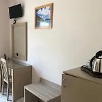 Surf Hotel 2*