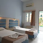 Hotel Surf 2*